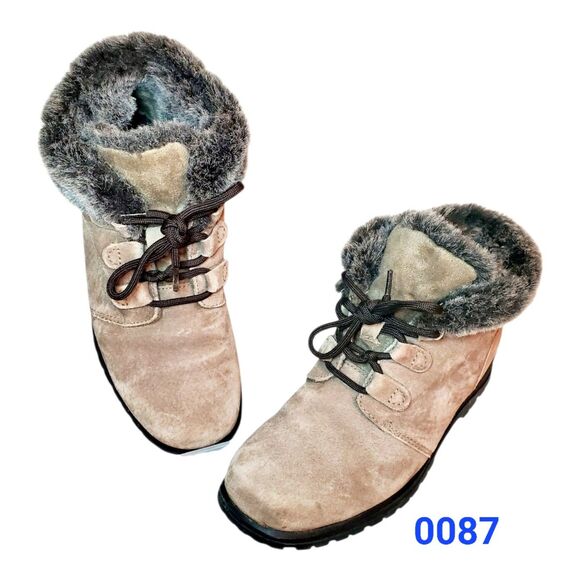 Cobbie Cuddlers Womens Faux Fur-Lined Tan Suede Winter Boots 0087 - Picture 1 of 7